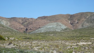 Paysage patagonien sur la route entre San Martin de los Andes et Neuquen - Argentine Paysage patagonien sur la route entre San Martin de los Andes et Neuquen - Argentine